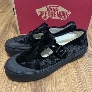 VANS Mary Jane black velvet shoes sneakers women’s 7 new